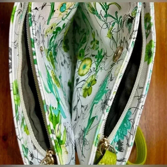 Floral Crossbody Bag | Lime Green | Vinyl Texture, Heavy - Picture 5 of 5